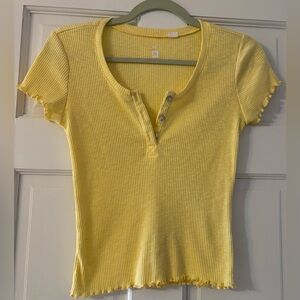 NWOT Pacsun Soft Yellow Ribbed Button Tee Medium